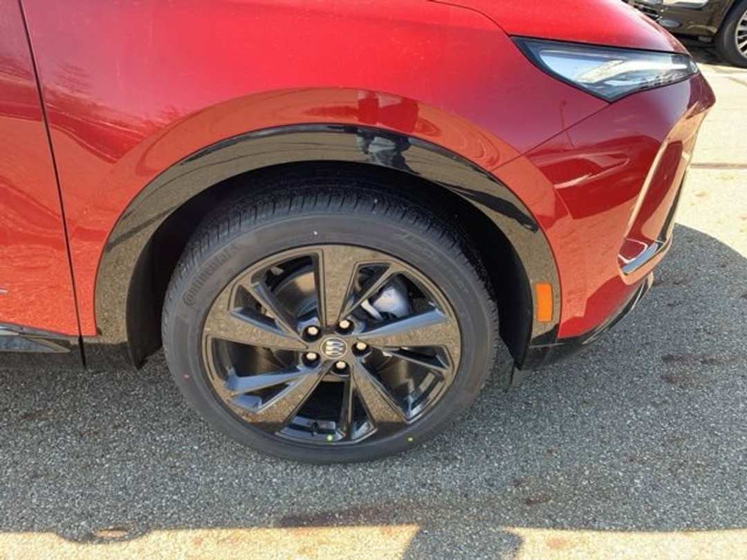 2026 Buick Envision Sport Touring - Image 2