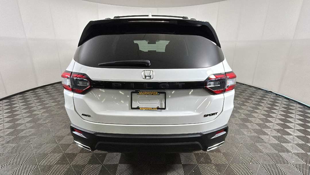 2025 Honda Pilot Sport - Image 3