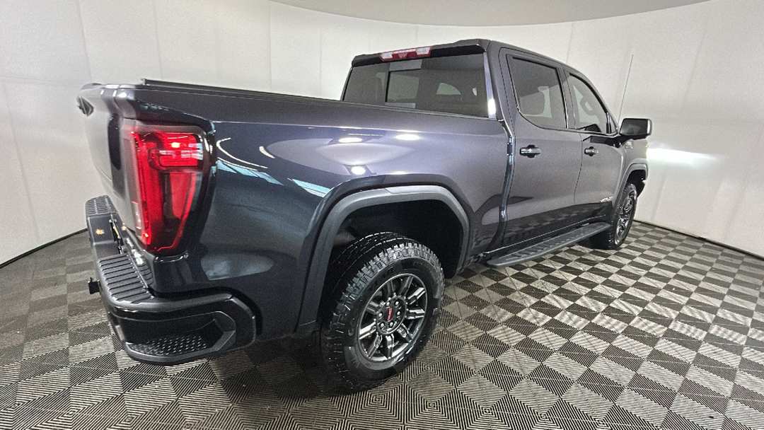 2024 GMC Sierra 1500 AT4X - Image 3