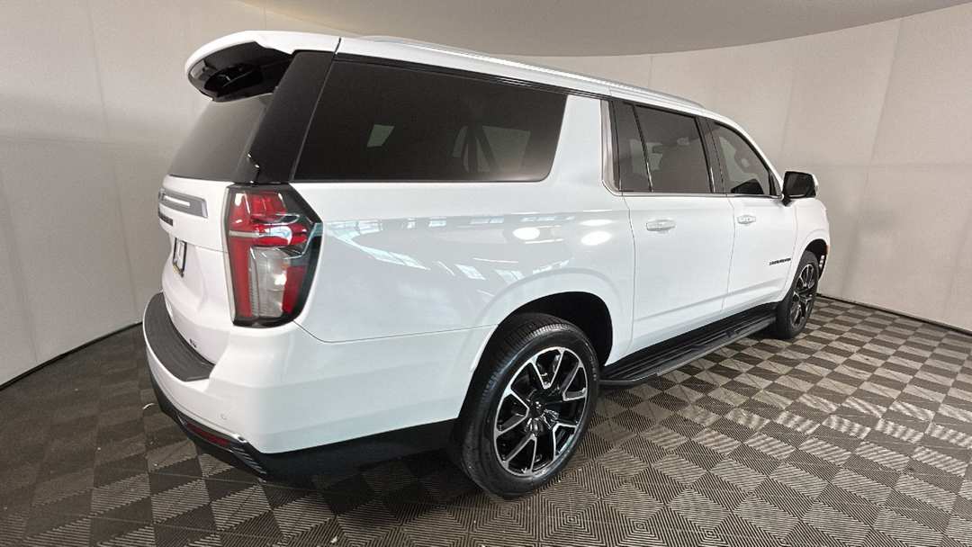 2021 Chevrolet Suburban LT - Image 3