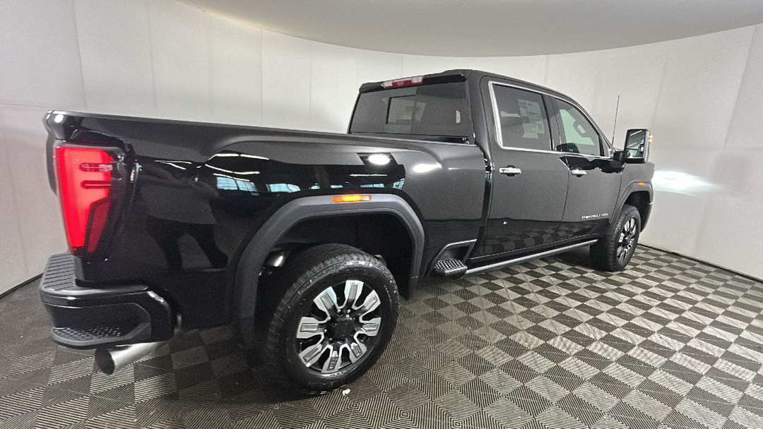 2025 GMC Sierra 2500Hd Denali - Image 3