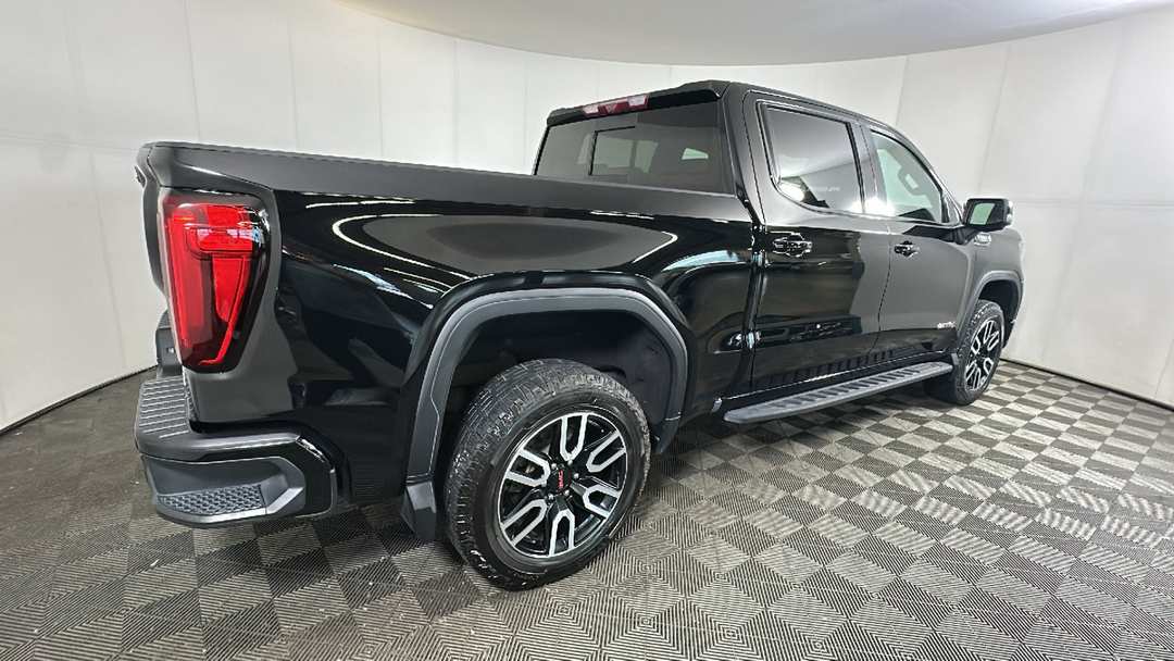 2022 GMC Sierra 1500 AT4 - Image 3