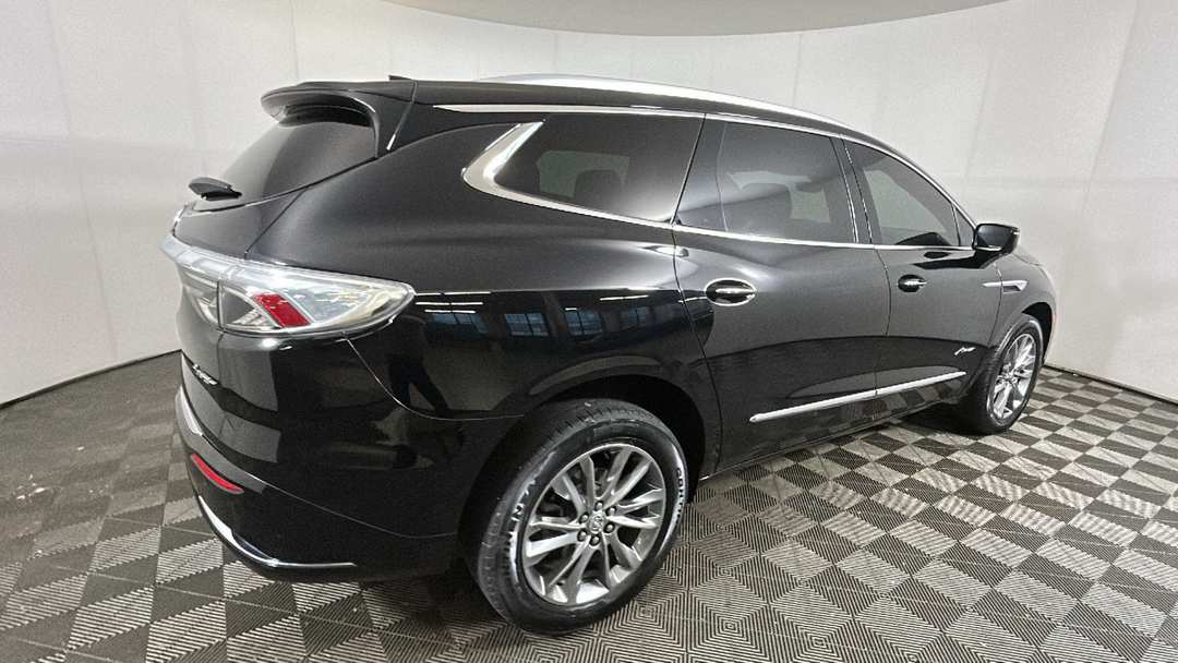 2023 Buick Enclave Avenir - Image 3