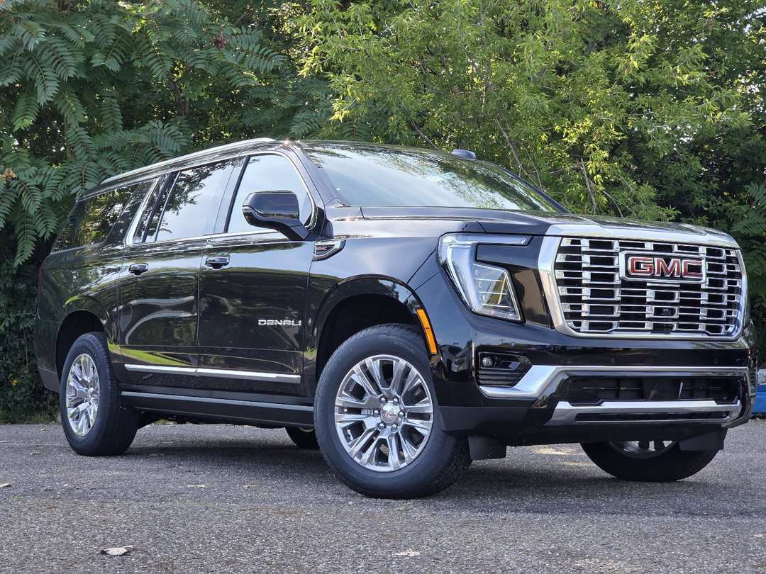 2026 GMC Yukon Xl Denali - Image 3