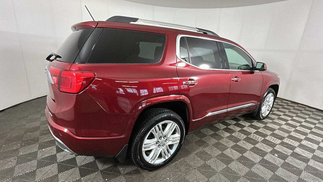 2017 GMC Acadia Denali - Image 3