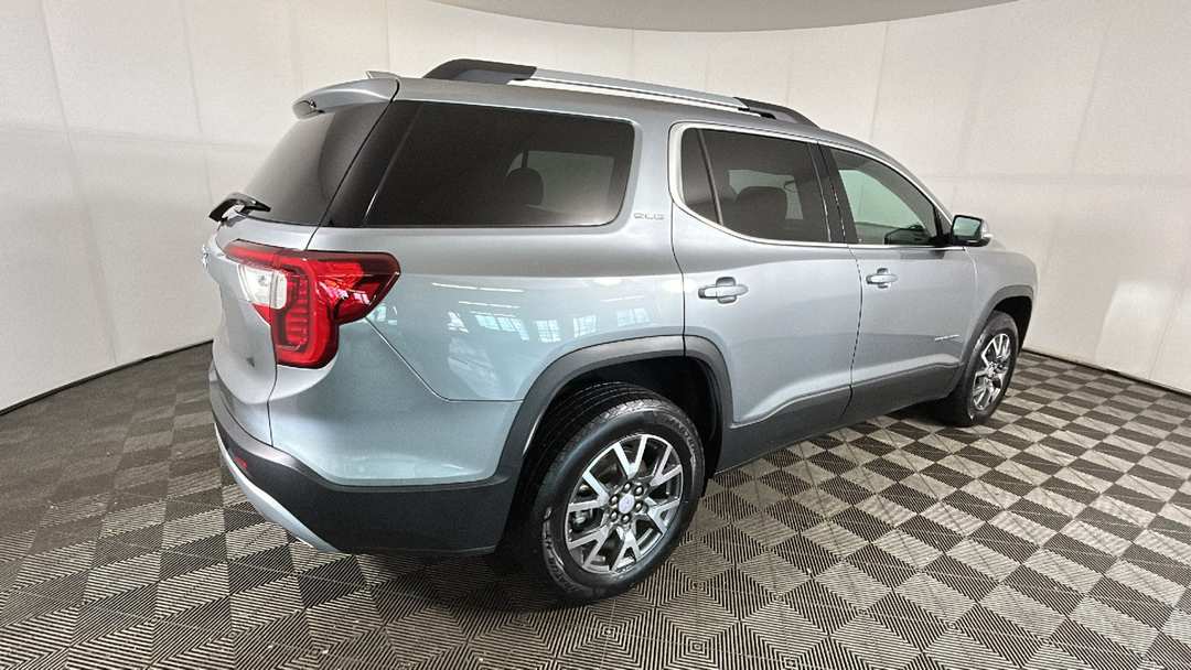 2023 GMC Acadia SLE - Image 3
