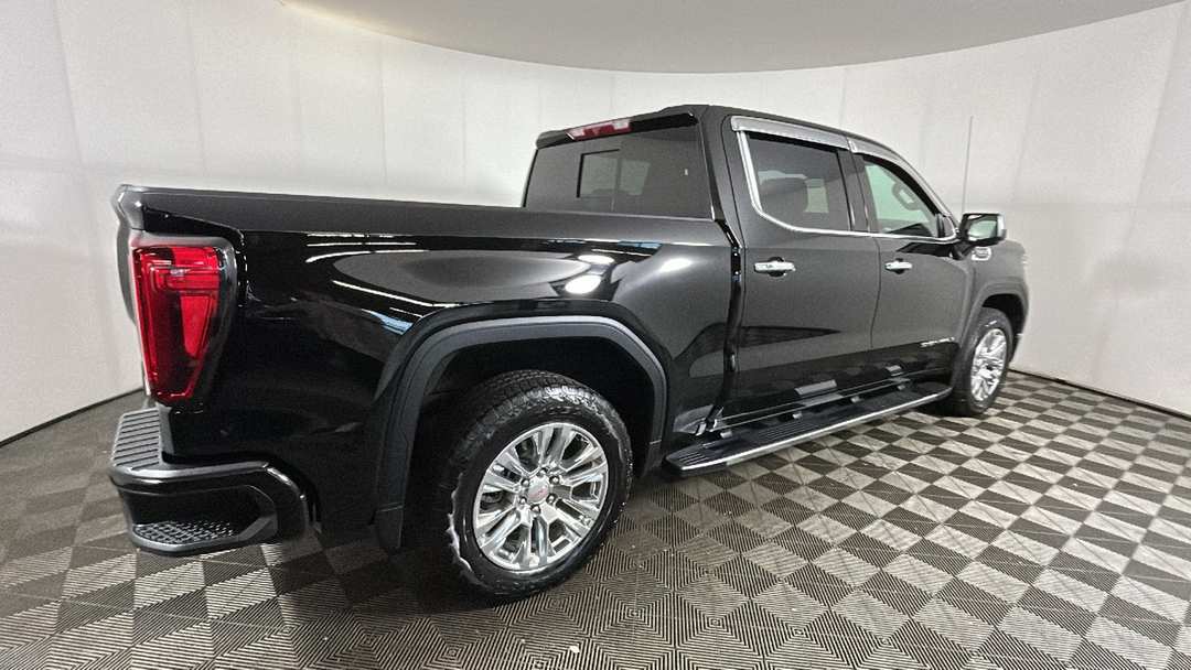 2025 GMC Sierra 1500 Denali - Image 3