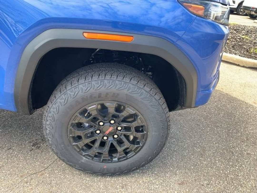 2026 GMC Canyon Elevation - Image 2