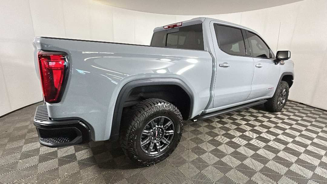 2025 GMC Sierra 1500 AT4X - Image 3