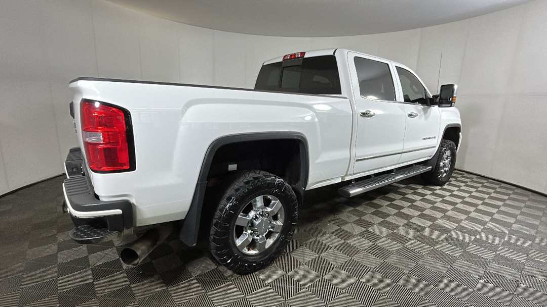 2015 GMC Sierra 3500Hd Denali - Image 2