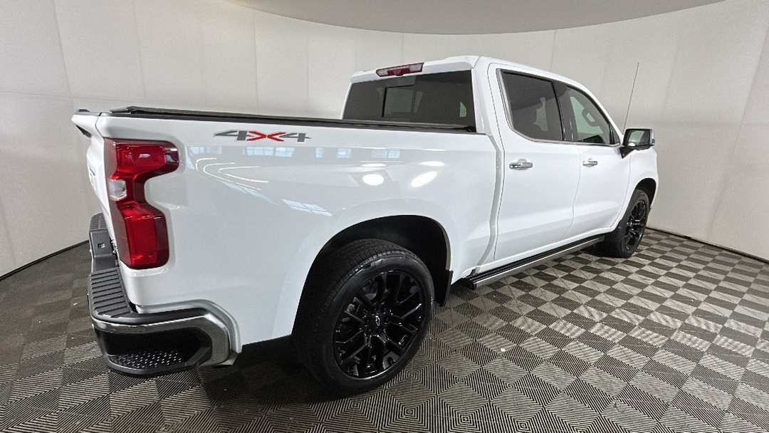 2025 Chevrolet Silverado 1500 LTZ - Image 3