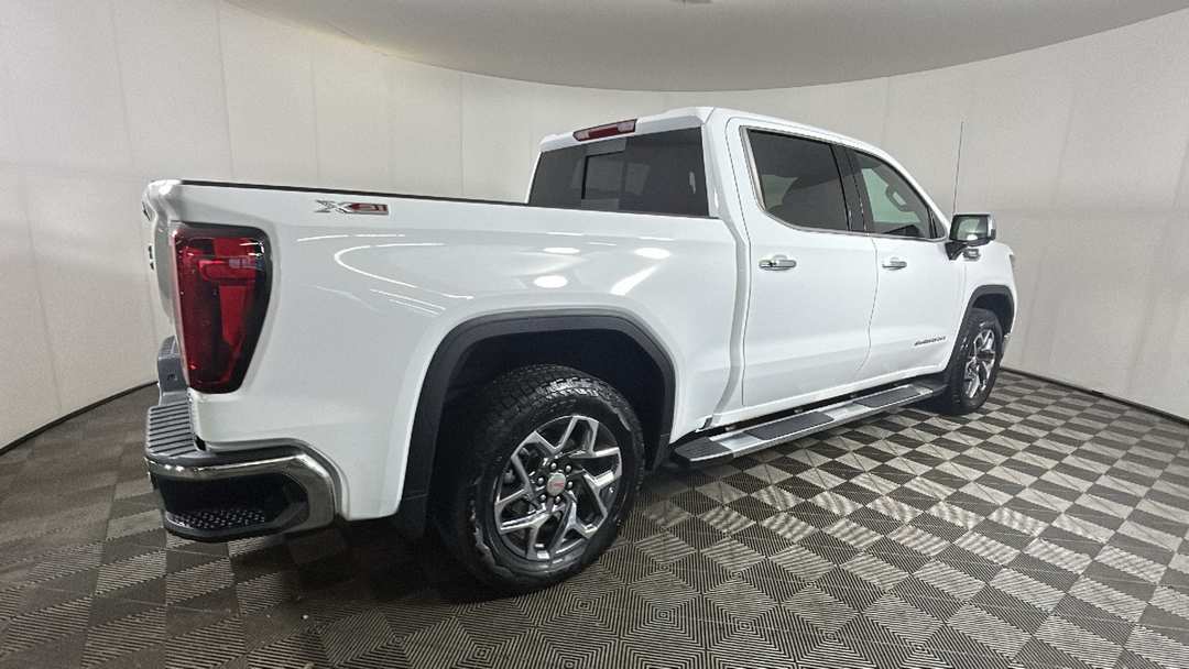 2026 GMC Sierra 1500 SLT - Image 3
