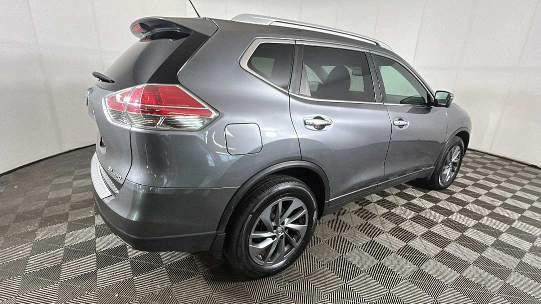 2016 Nissan Rogue SL - Image 3
