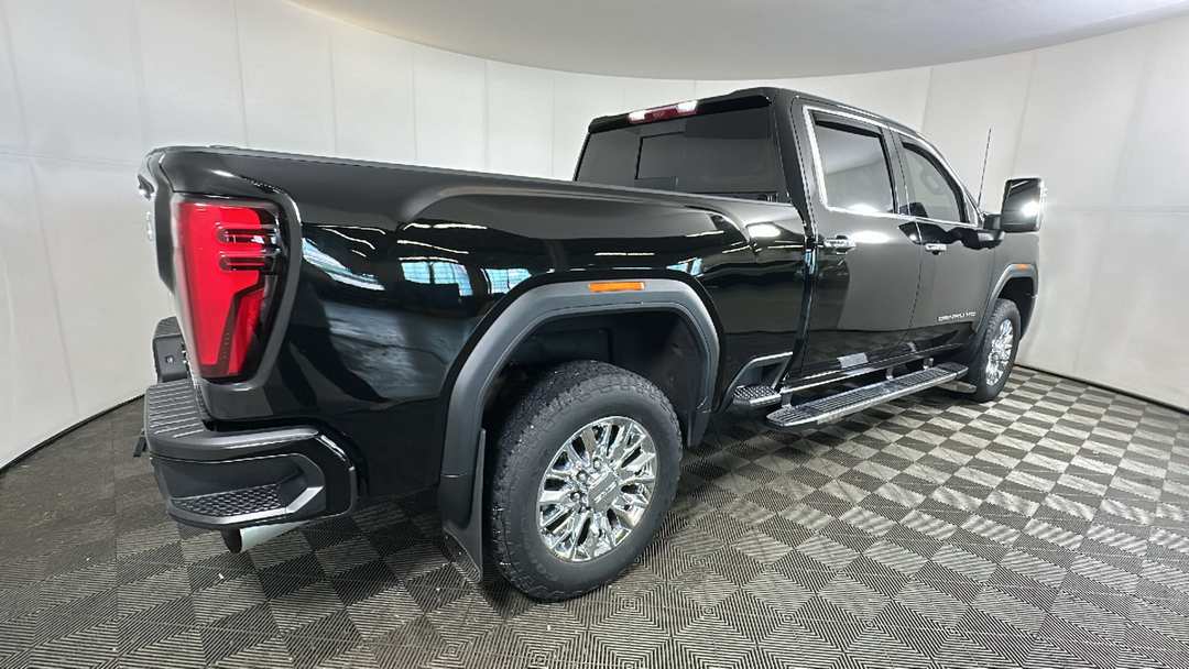 2024 GMC Sierra 2500Hd Denali - Image 3