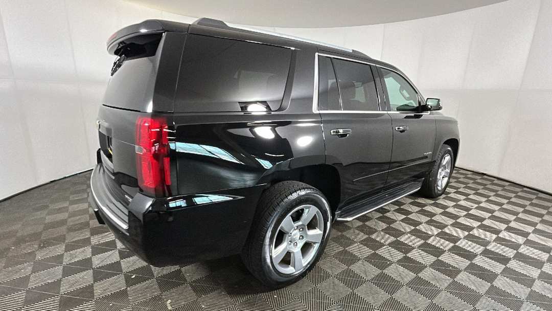 2020 Chevrolet Tahoe Premier - Image 3