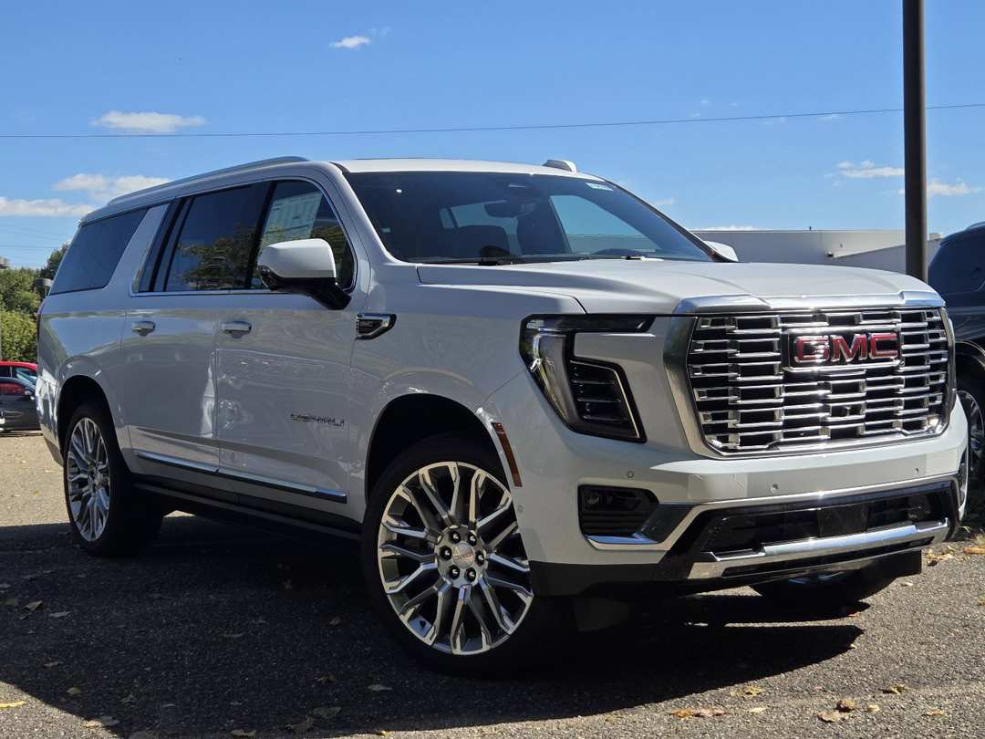 2026 GMC Yukon Xl Denali - Image 3